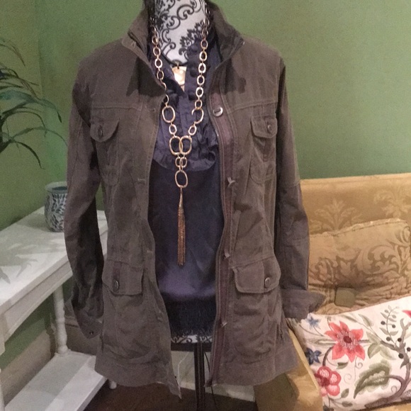 Satin ruffle top - Picture 4 of 5